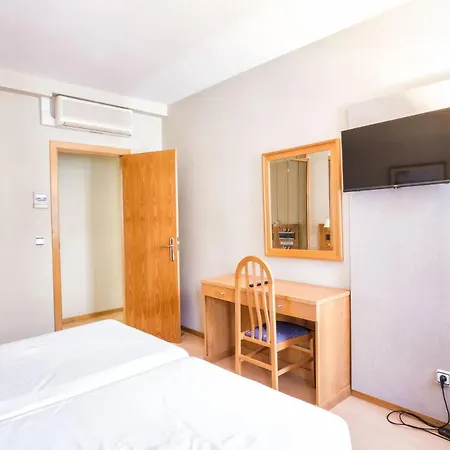Alda Castelao Hotel